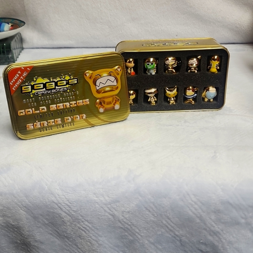 Gogo Crazy Bones - Gold Tin Limitrd Edition  Collectors Set